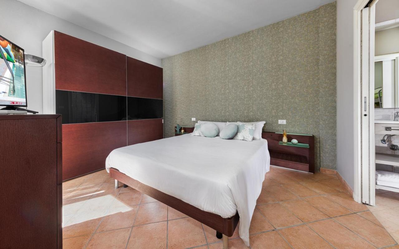 Aparthotel Poggio Dei Pini *